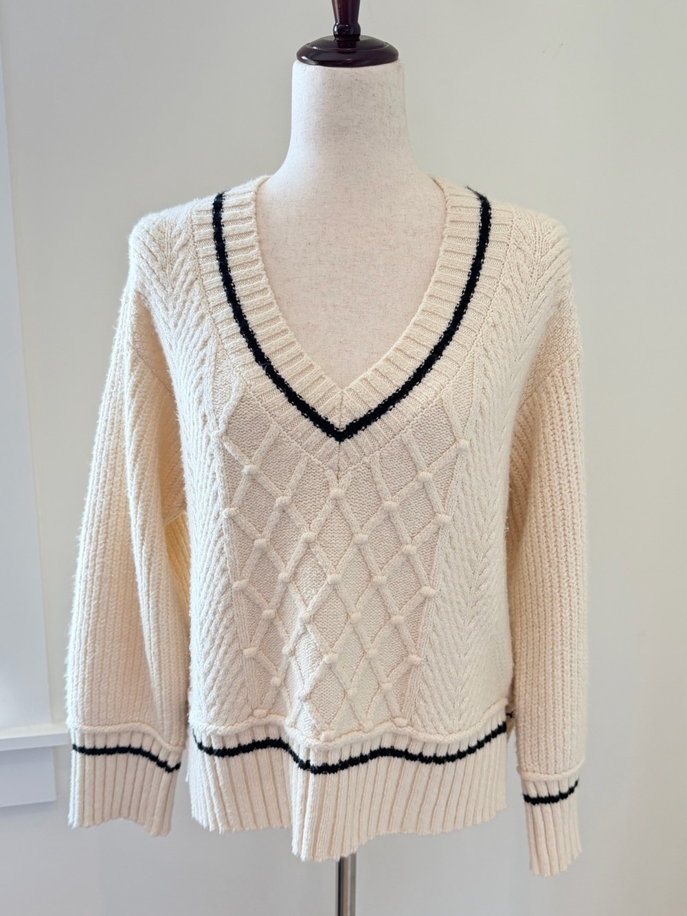 Anthropologie Maeve Cream Cable V-Neck Sweater with Navy Trim